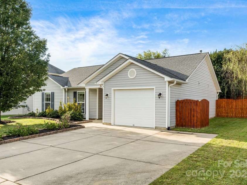299 Swift Creek Road, Fletcher, NC 28732.  MLS# CAR4297720, YatesRealty ID 35207. 