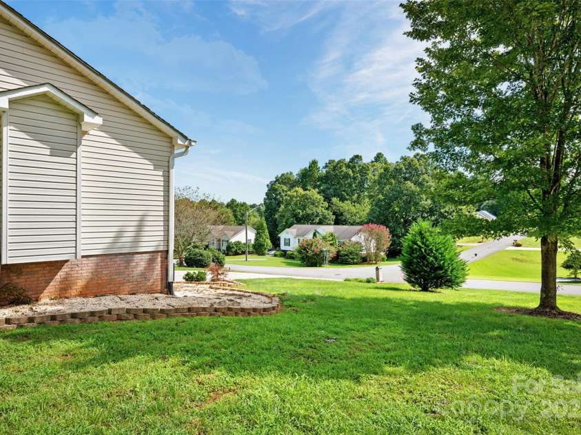 107 Cliffwood Drive, Hudson, NC 28638.  MLS# CAR4297801, YatesRealty ID 35208. 