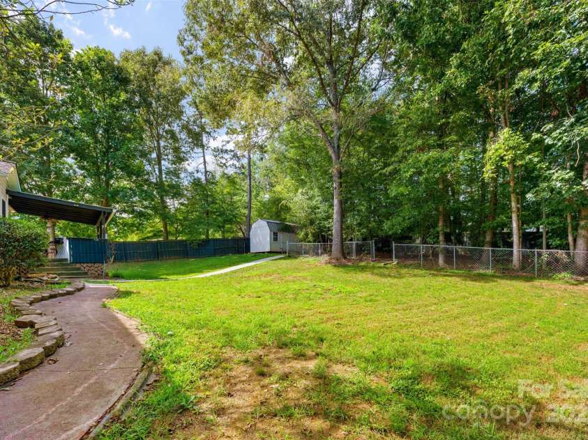 107 Cliffwood Drive, Hudson, NC 28638.  MLS# CAR4297801, YatesRealty ID 35208. 