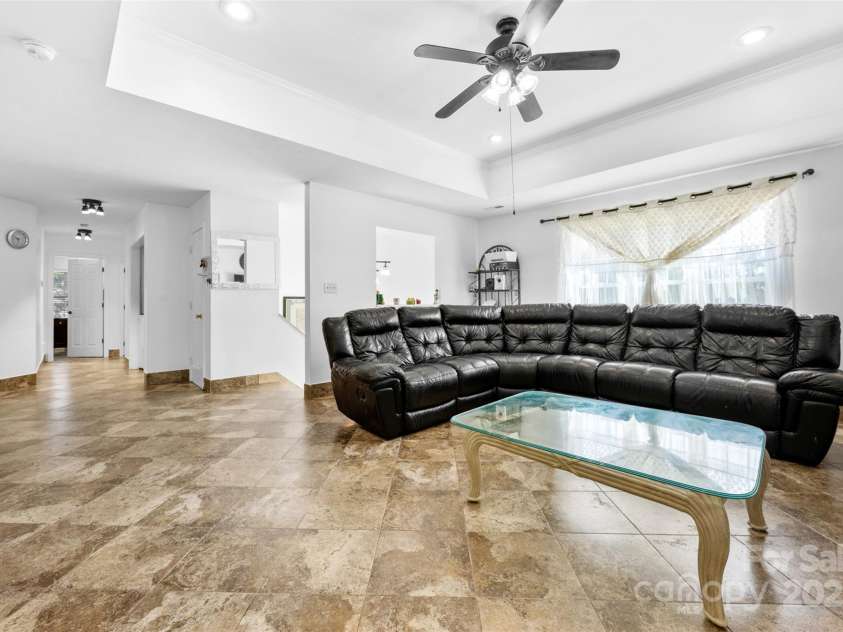 107 Cliffwood Drive, Hudson, NC 28638.  MLS# CAR4297801, YatesRealty ID 35208. 