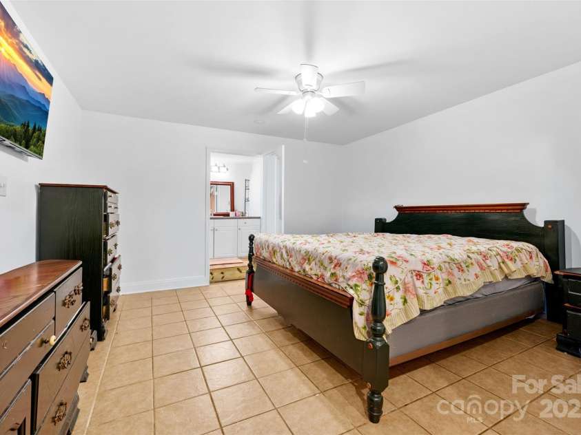 107 Cliffwood Drive, Hudson, NC 28638.  MLS# CAR4297801, YatesRealty ID 35208. 