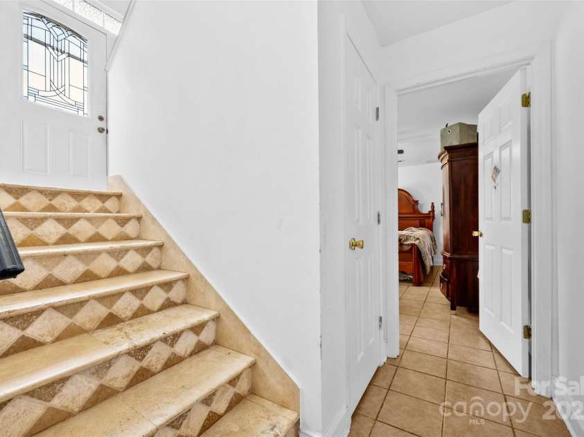 107 Cliffwood Drive, Hudson, NC 28638.  MLS# CAR4297801, YatesRealty ID 35208. 