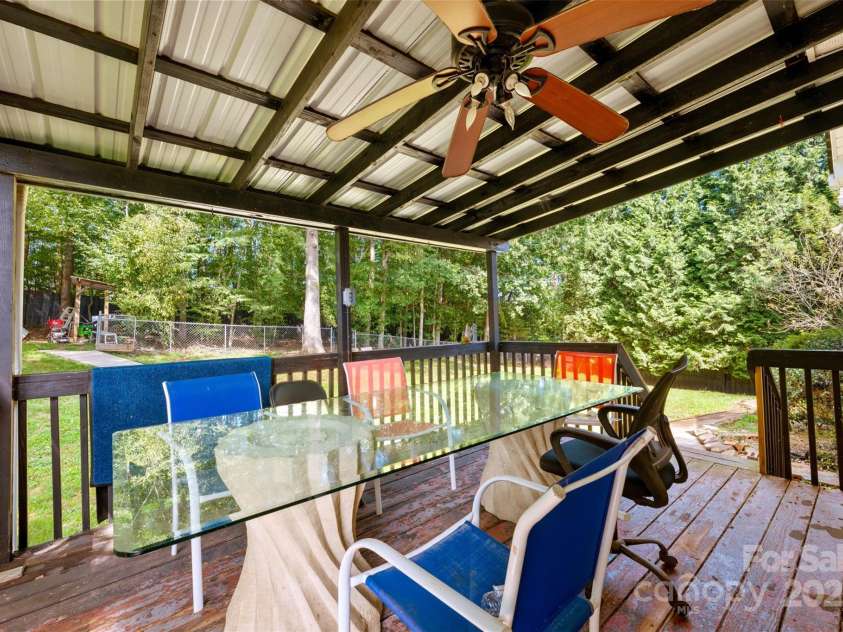 107 Cliffwood Drive, Hudson, NC 28638.  MLS# CAR4297801, YatesRealty ID 35208. 