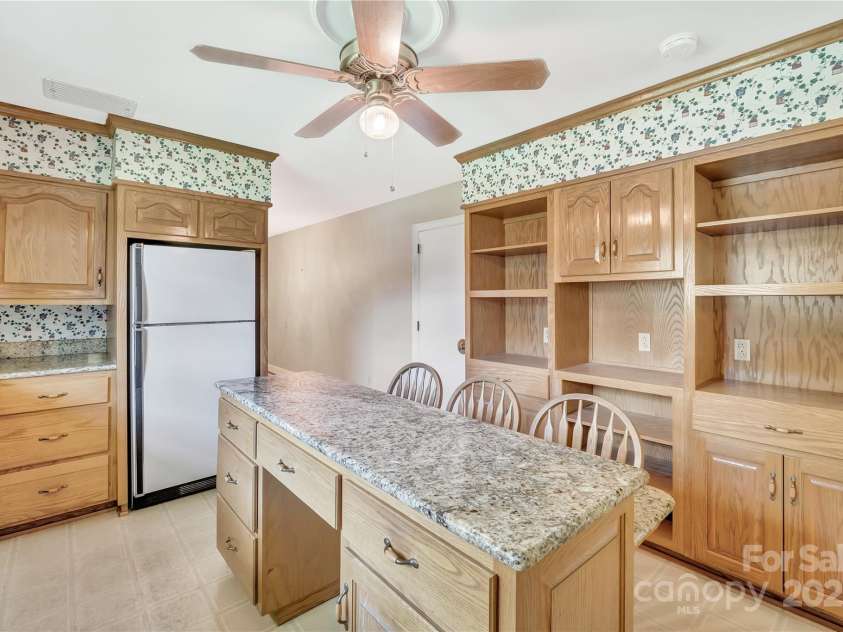 152 31st Avenue, Hickory, NC 28601.  MLS# CAR4297011, YatesRealty ID 35209. 