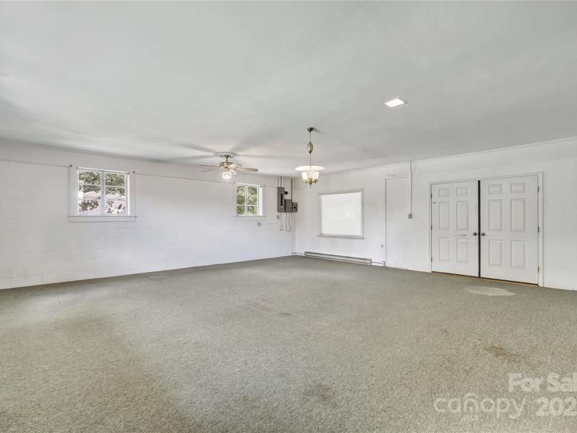 152 31st Avenue, Hickory, NC 28601.  MLS# CAR4297011, YatesRealty ID 35209. 