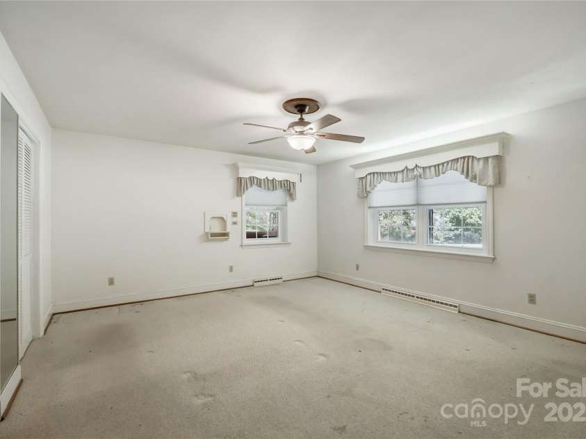 152 31st Avenue, Hickory, NC 28601.  MLS# CAR4297011, YatesRealty ID 35209. 