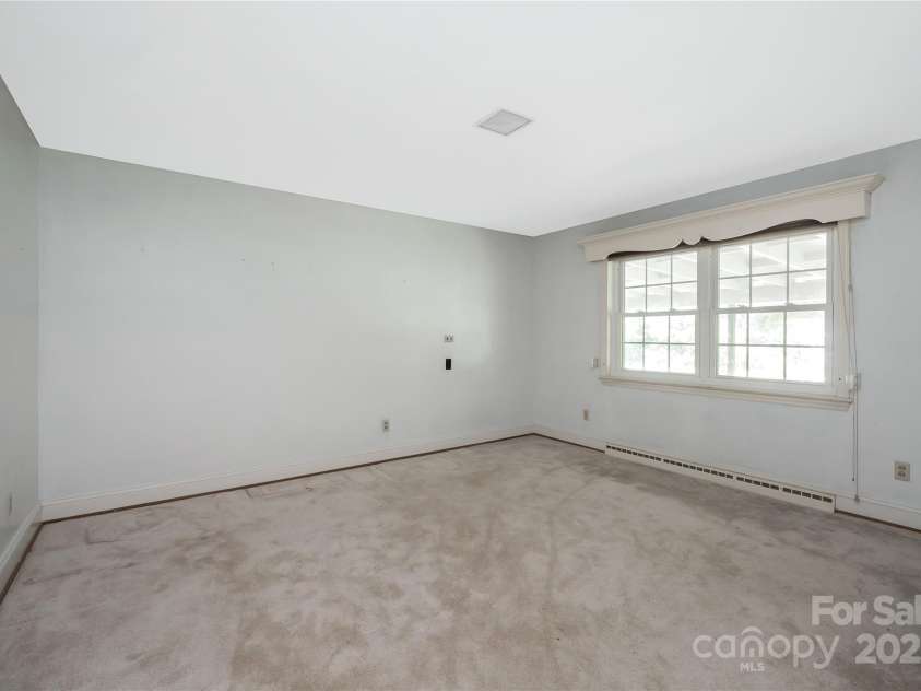 152 31st Avenue, Hickory, NC 28601.  MLS# CAR4297011, YatesRealty ID 35209. 