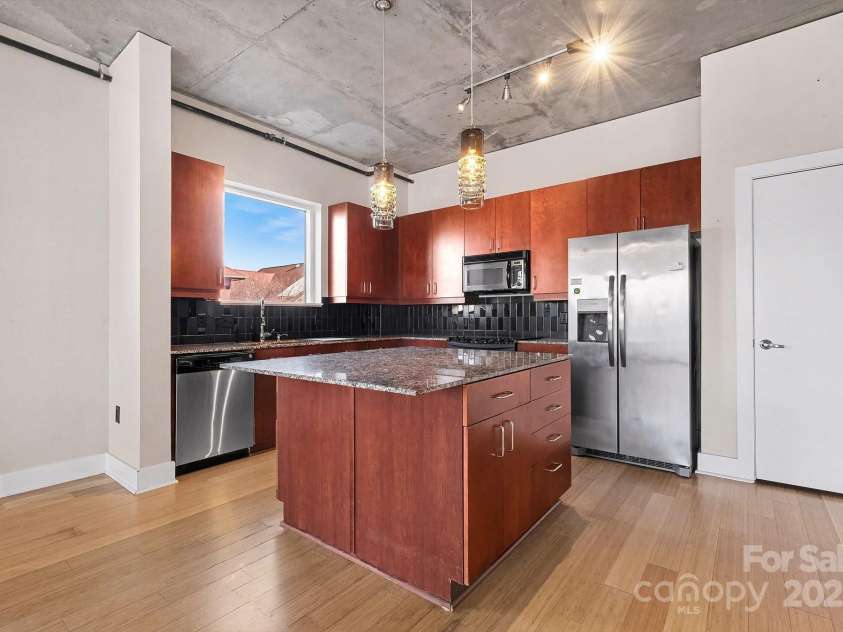 505 Sixth Street, Charlotte, NC 28202.  MLS# CAR4331370, YatesRealty ID 3521. 