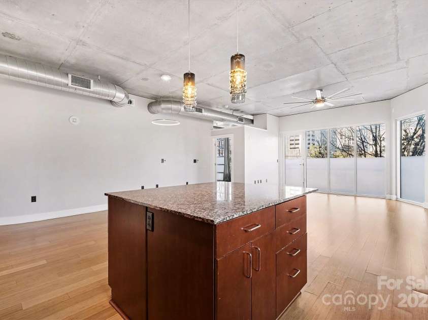 505 Sixth Street, Charlotte, NC 28202.  MLS# CAR4331370, YatesRealty ID 3521.  