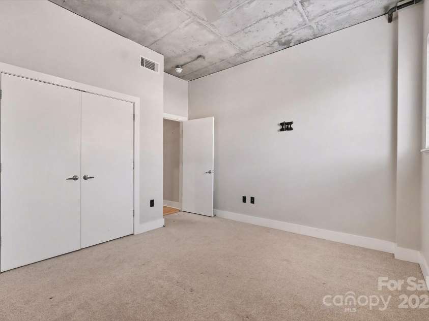 505 Sixth Street, Charlotte, NC 28202.  MLS# CAR4331370, YatesRealty ID 3521. 