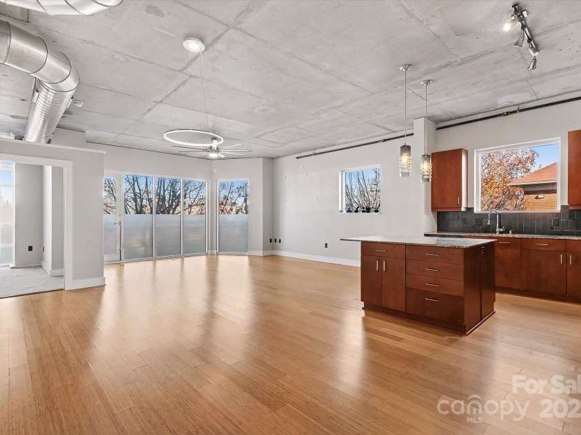 505 Sixth Street, Charlotte, NC 28202.  MLS# CAR4331370, YatesRealty ID 3521. LIVING AREA