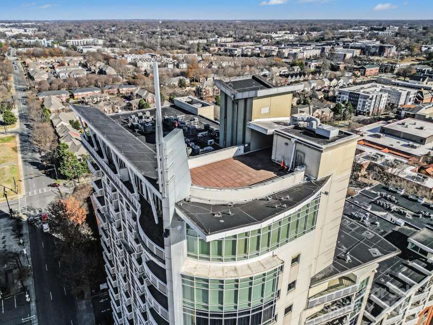 505 Sixth Street, Charlotte, NC 28202.  MLS# CAR4331370, YatesRealty ID 3521. ROOF-TOP TERRACE