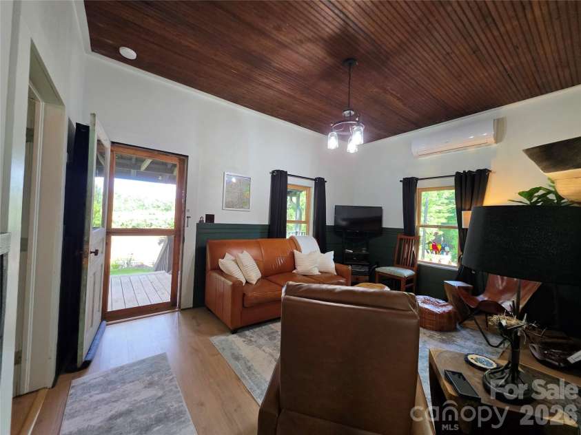 38 Lloyd Barnwell Road, Hendersonville, NC 28792.  MLS# CAR4394211, YatesRealty ID 35210. Look at the beauitful ceilings.