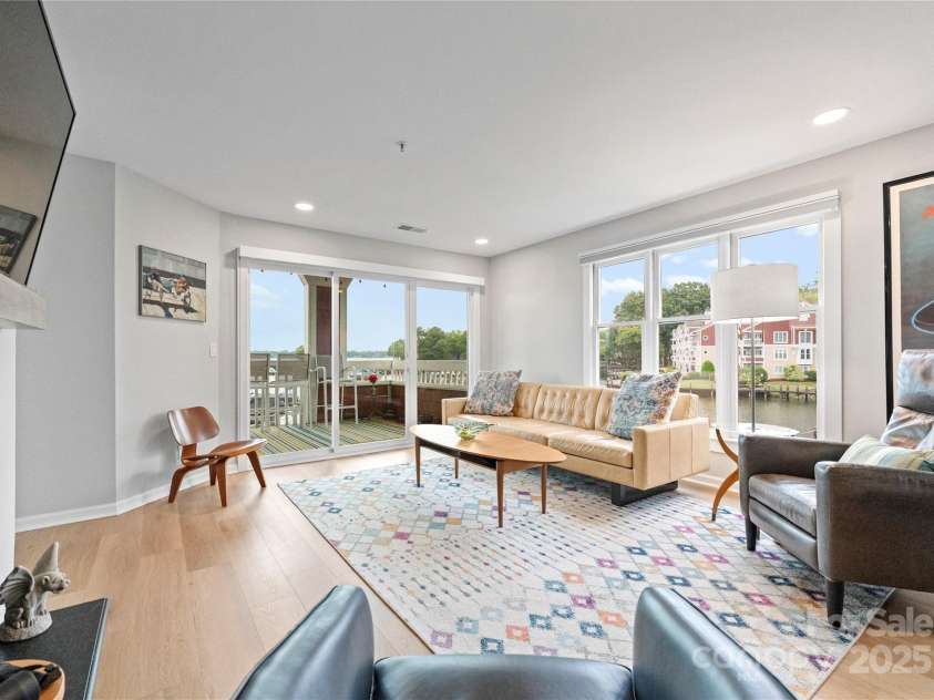 817 Southwest Drive, Davidson, NC 28036.  MLS# CAR4287616, YatesRealty ID 35210. 