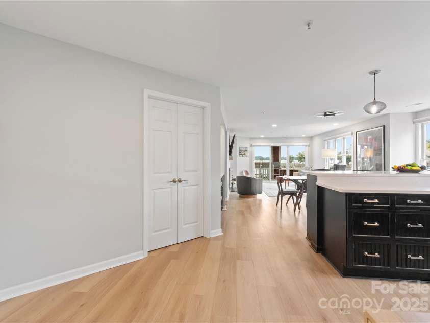 817 Southwest Drive, Davidson, NC 28036.  MLS# CAR4287616, YatesRealty ID 35210. 