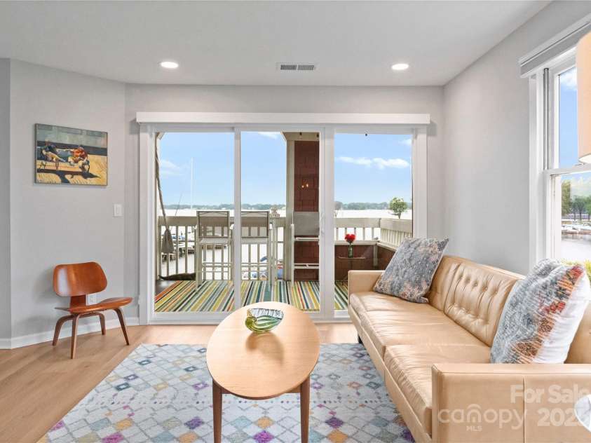 817 Southwest Drive, Davidson, NC 28036.  MLS# CAR4287616, YatesRealty ID 35210. 