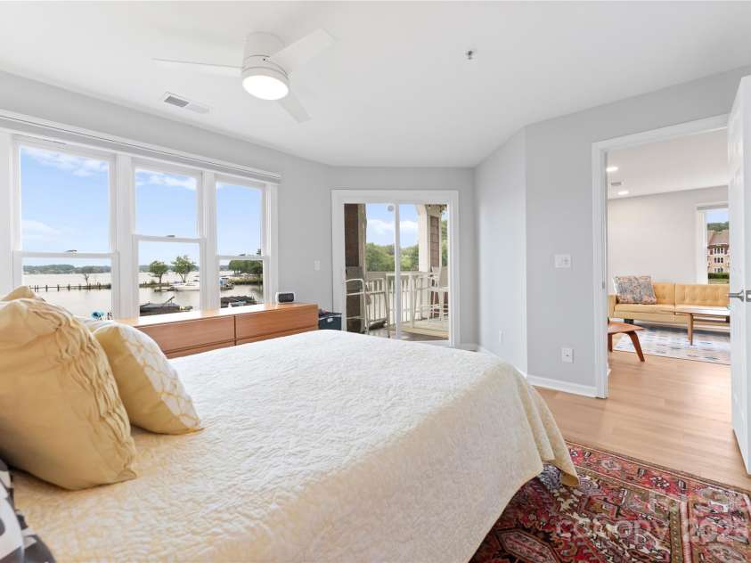 817 Southwest Drive, Davidson, NC 28036.  MLS# CAR4287616, YatesRealty ID 35210. 