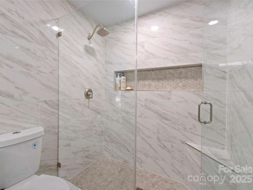 817 Southwest Drive, Davidson, NC 28036.  MLS# CAR4287616, YatesRealty ID 35210. 