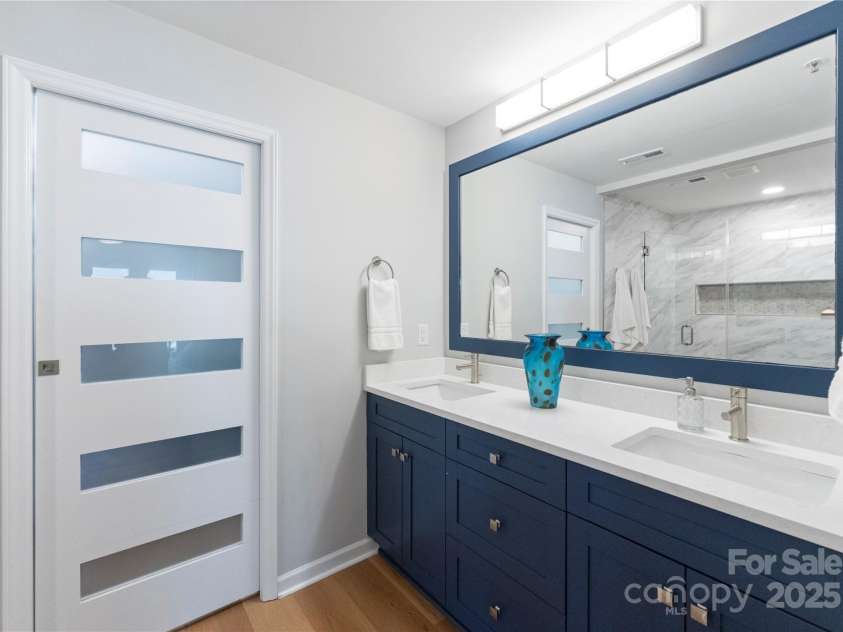 817 Southwest Drive, Davidson, NC 28036.  MLS# CAR4287616, YatesRealty ID 35210. 