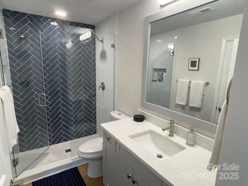 817 Southwest Drive, Davidson, NC 28036.  MLS# CAR4287616, YatesRealty ID 35210. 