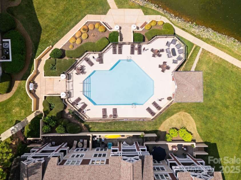 817 Southwest Drive, Davidson, NC 28036.  MLS# CAR4287616, YatesRealty ID 35210. 