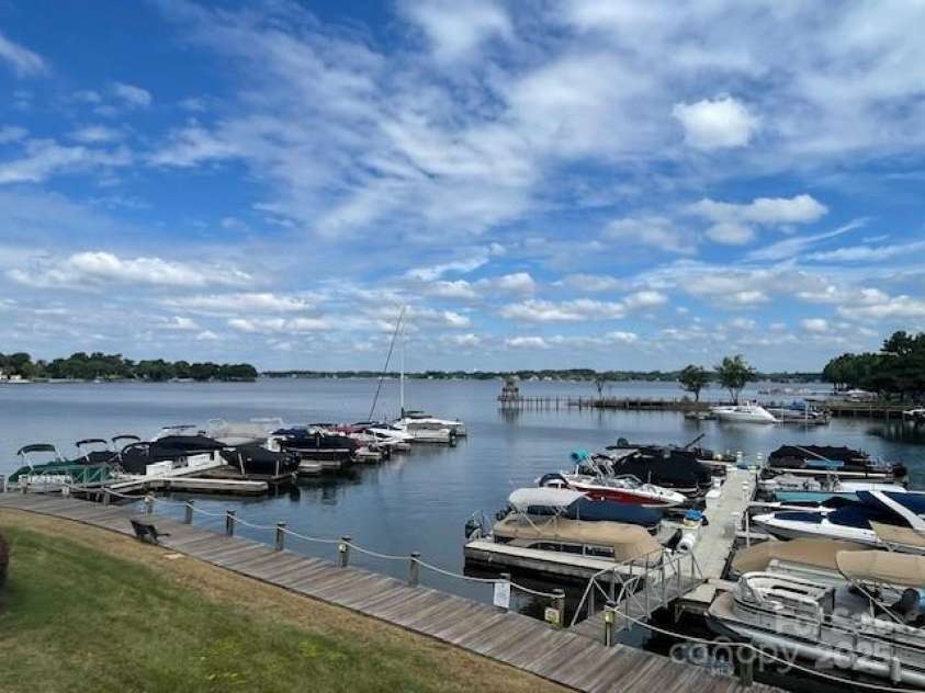 817 Southwest Drive, Davidson, NC 28036.  MLS# CAR4287616, YatesRealty ID 35210. 