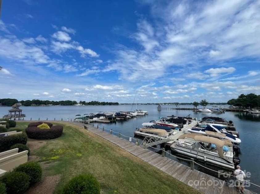 817 Southwest Drive, Davidson, NC 28036.  MLS# CAR4287616, YatesRealty ID 35210. 