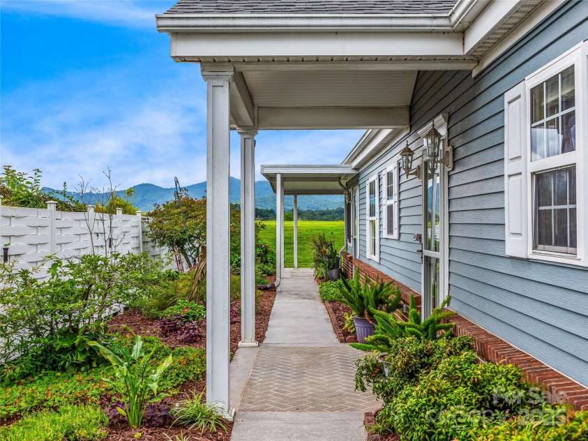 12A Heather Way, Candler, NC 28715.  MLS# CAR4290580, YatesRealty ID 35211. 