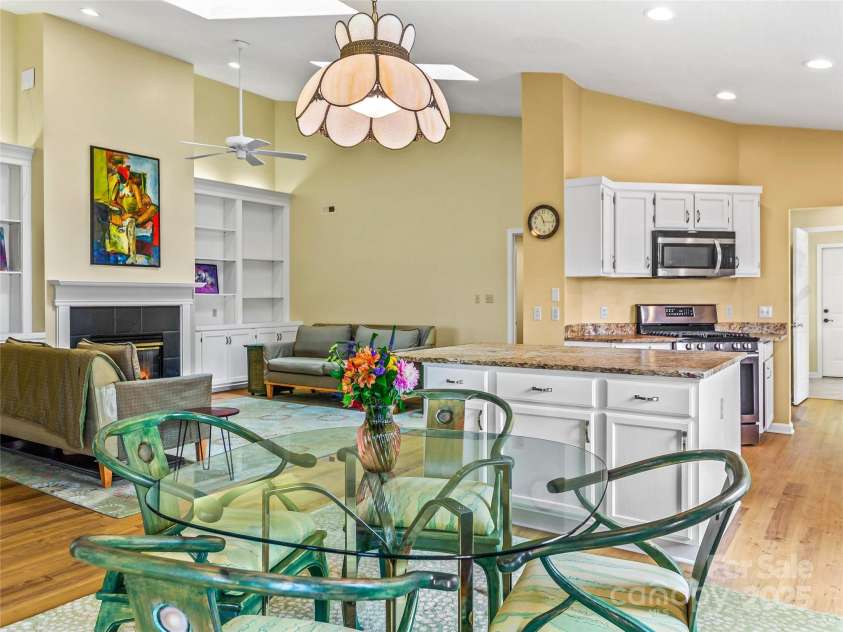 12A Heather Way, Candler, NC 28715.  MLS# CAR4290580, YatesRealty ID 35211. 