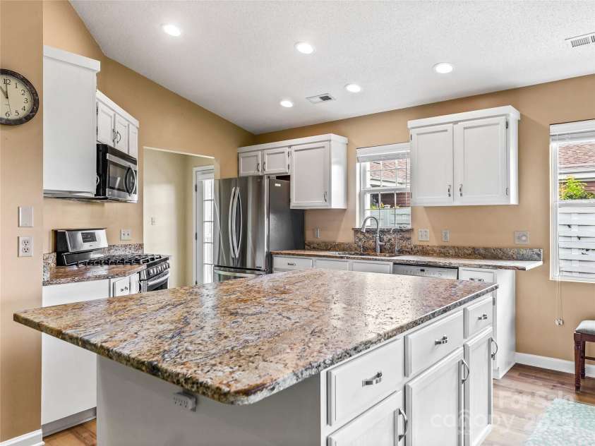 12A Heather Way, Candler, NC 28715.  MLS# CAR4290580, YatesRealty ID 35211. 