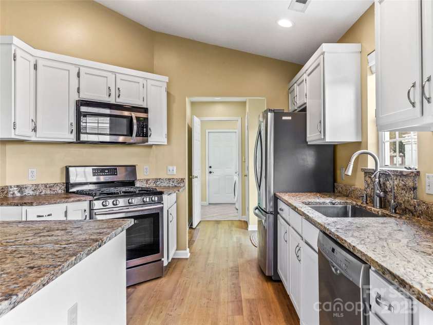 12A Heather Way, Candler, NC 28715.  MLS# CAR4290580, YatesRealty ID 35211. 