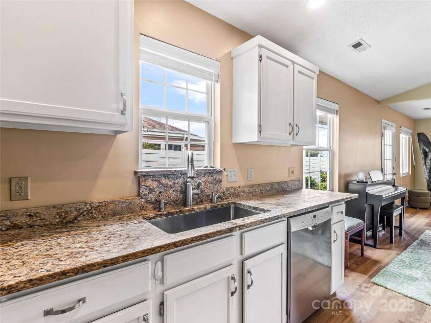 12A Heather Way, Candler, NC 28715.  MLS# CAR4290580, YatesRealty ID 35211. 