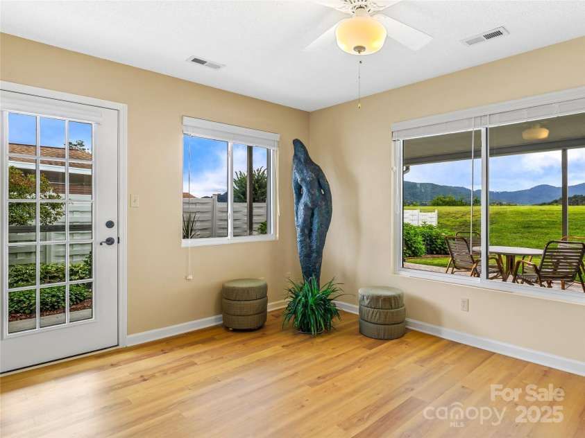 12A Heather Way, Candler, NC 28715.  MLS# CAR4290580, YatesRealty ID 35211. 