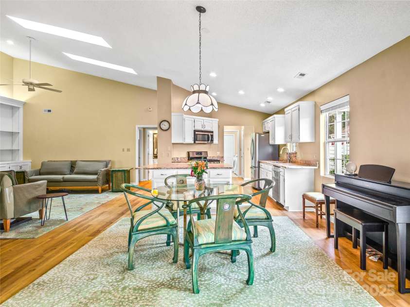 12A Heather Way, Candler, NC 28715.  MLS# CAR4290580, YatesRealty ID 35211. 