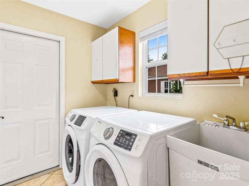 12A Heather Way, Candler, NC 28715.  MLS# CAR4290580, YatesRealty ID 35211. 