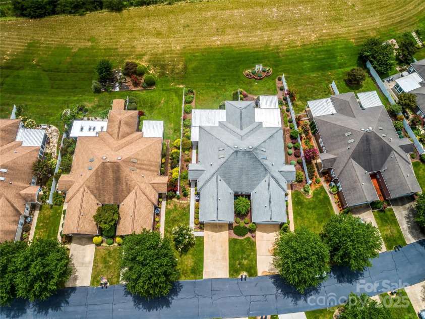 12A Heather Way, Candler, NC 28715.  MLS# CAR4290580, YatesRealty ID 35211. 