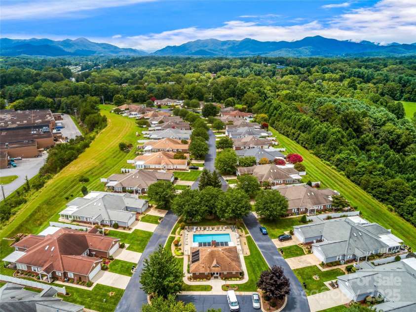 12A Heather Way, Candler, NC 28715.  MLS# CAR4290580, YatesRealty ID 35211. 