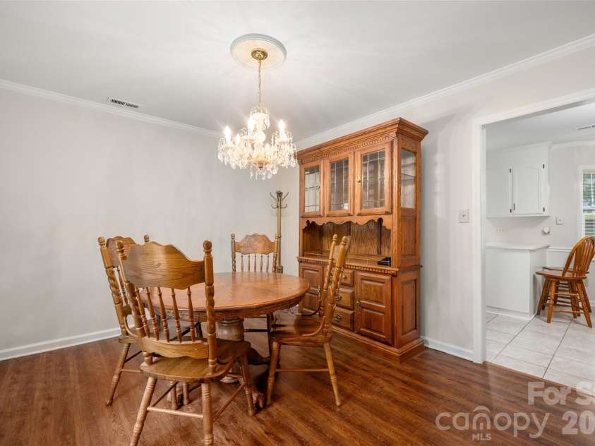 9112 Winter Moss Court, Charlotte, NC 28227.  MLS# CAR4399996, YatesRealty ID 35212. 