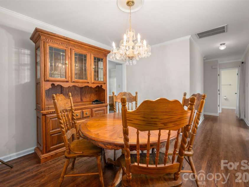 9112 Winter Moss Court, Charlotte, NC 28227.  MLS# CAR4399996, YatesRealty ID 35212. 