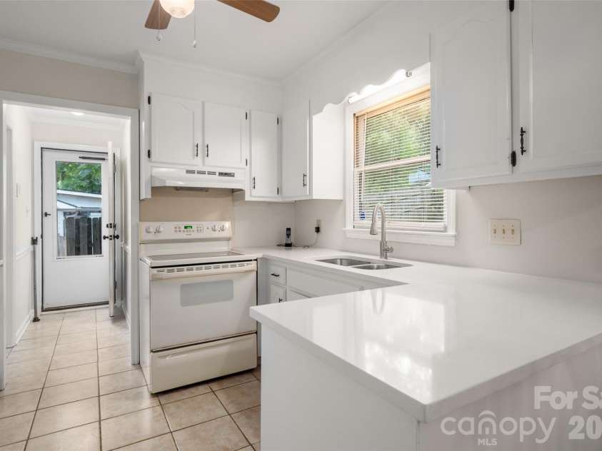 9112 Winter Moss Court, Charlotte, NC 28227.  MLS# CAR4399996, YatesRealty ID 35212. 