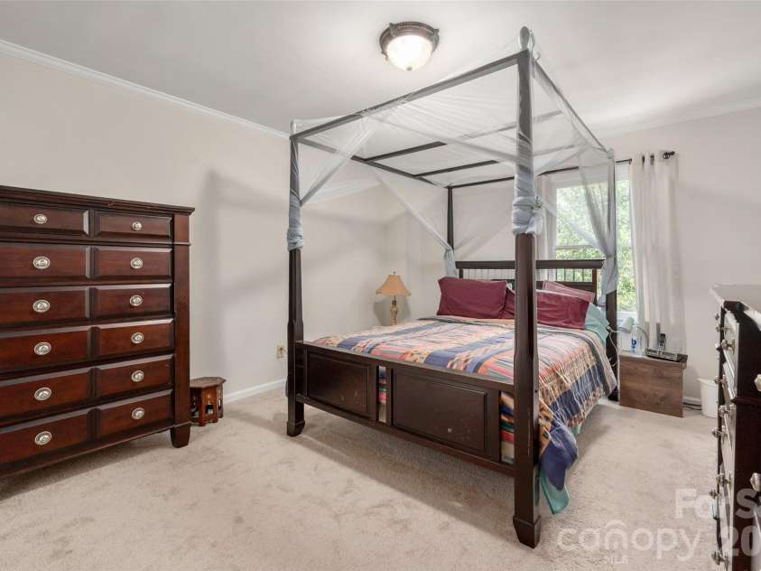 9112 Winter Moss Court, Charlotte, NC 28227.  MLS# CAR4399996, YatesRealty ID 35212. 