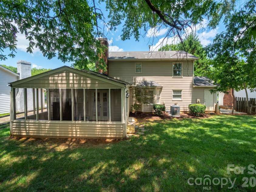 9112 Winter Moss Court, Charlotte, NC 28227.  MLS# CAR4399996, YatesRealty ID 35212. 