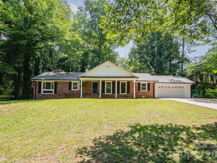 114 Elmwood Drive, Salisbury, NC 28147.  MLS# CAR4400661, YatesRealty ID 35213. 