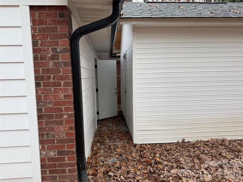 114 Elmwood Drive, Salisbury, NC 28147.  MLS# CAR4400661, YatesRealty ID 35213. 