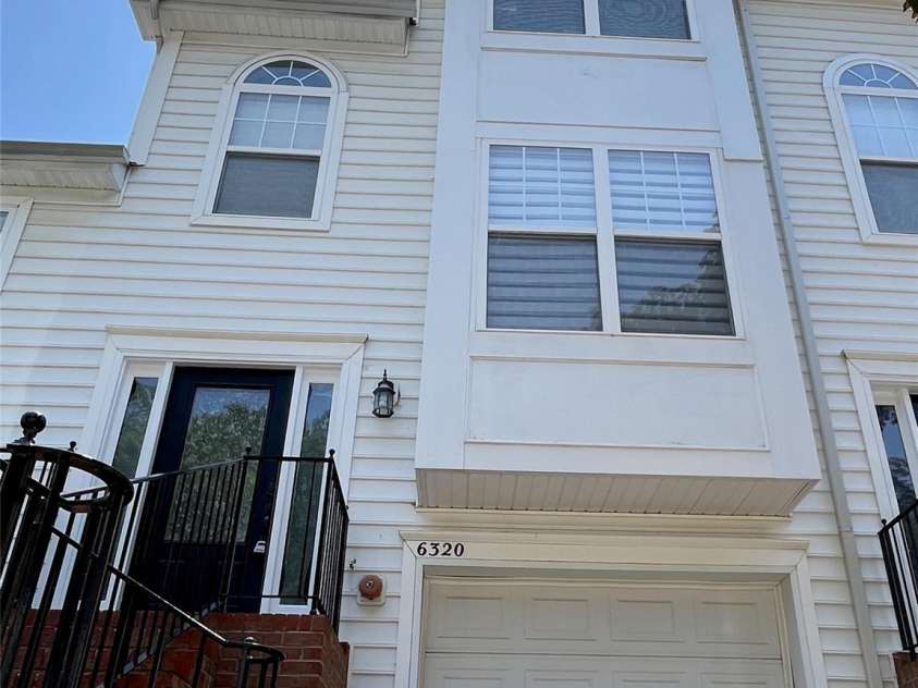 6320 Royal Celadon Way, Charlotte, NC 28269.  MLS# CAR4400123, YatesRealty ID 35214. 