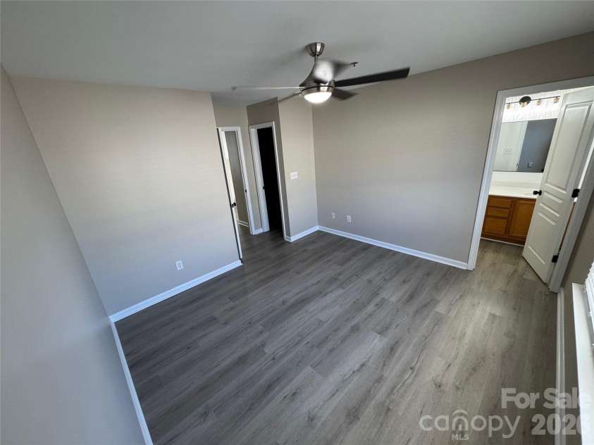6320 Royal Celadon Way, Charlotte, NC 28269.  MLS# CAR4400123, YatesRealty ID 35214. 