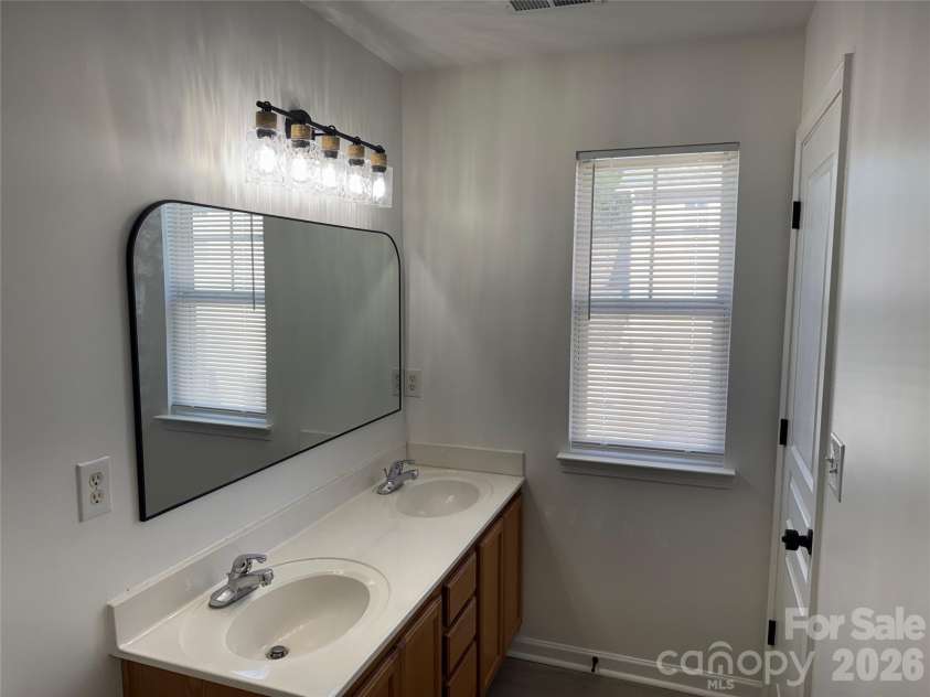 6320 Royal Celadon Way, Charlotte, NC 28269.  MLS# CAR4400123, YatesRealty ID 35214. 