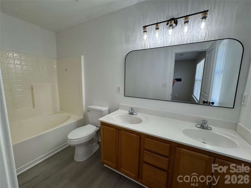 6320 Royal Celadon Way, Charlotte, NC 28269.  MLS# CAR4400123, YatesRealty ID 35214. 