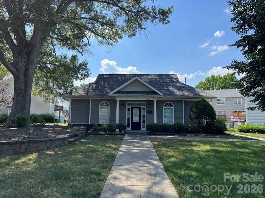 6320 Royal Celadon Way, Charlotte, NC 28269.  MLS# CAR4400123, YatesRealty ID 35214. 