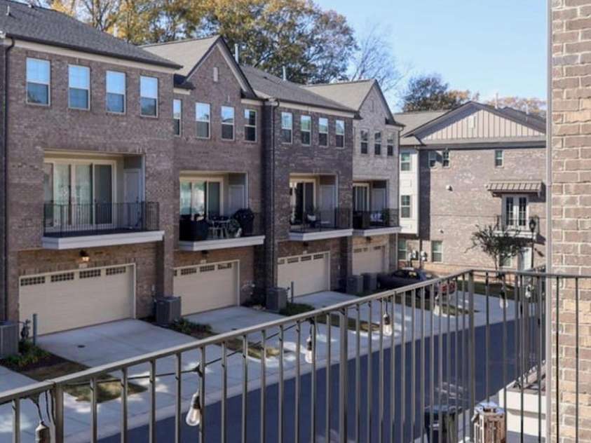 1336 Woodlawn Road, Charlotte, NC 28209.  MLS# CAR4297744, YatesRealty ID 35215. 